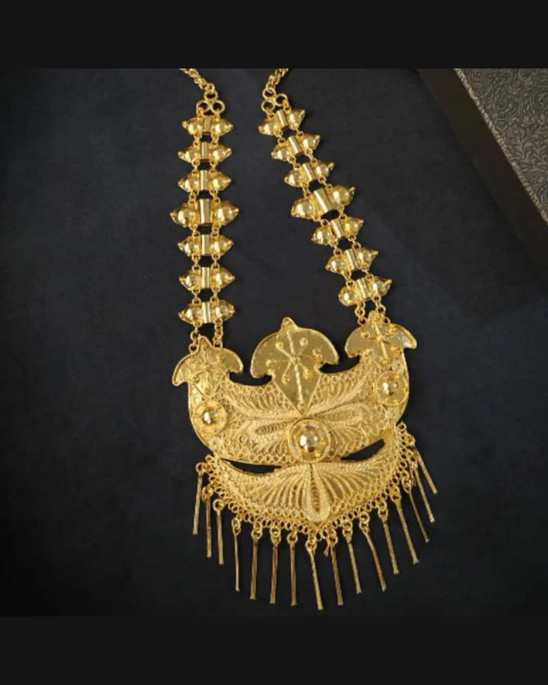 Kalung gorga emas Batak dengan liontin filigree